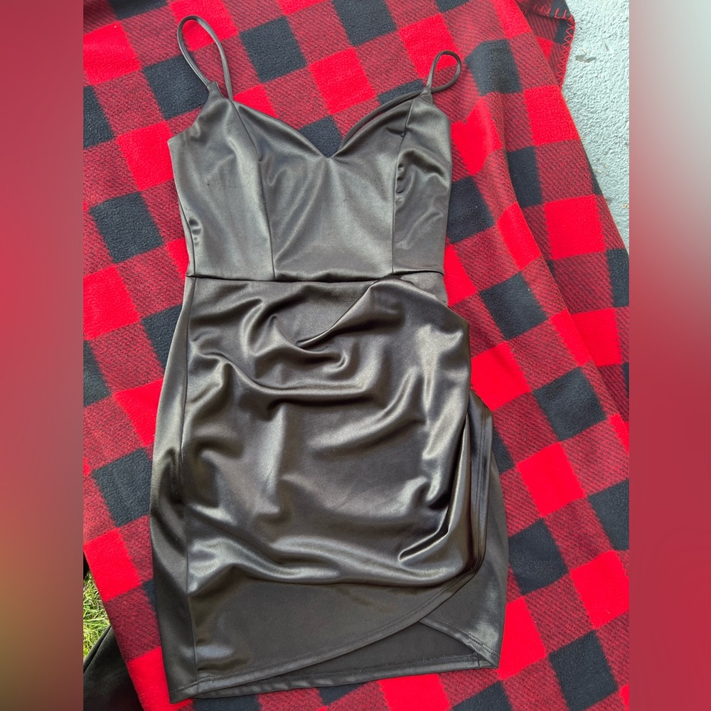 Chic Black Windsor Satin Mini Dress